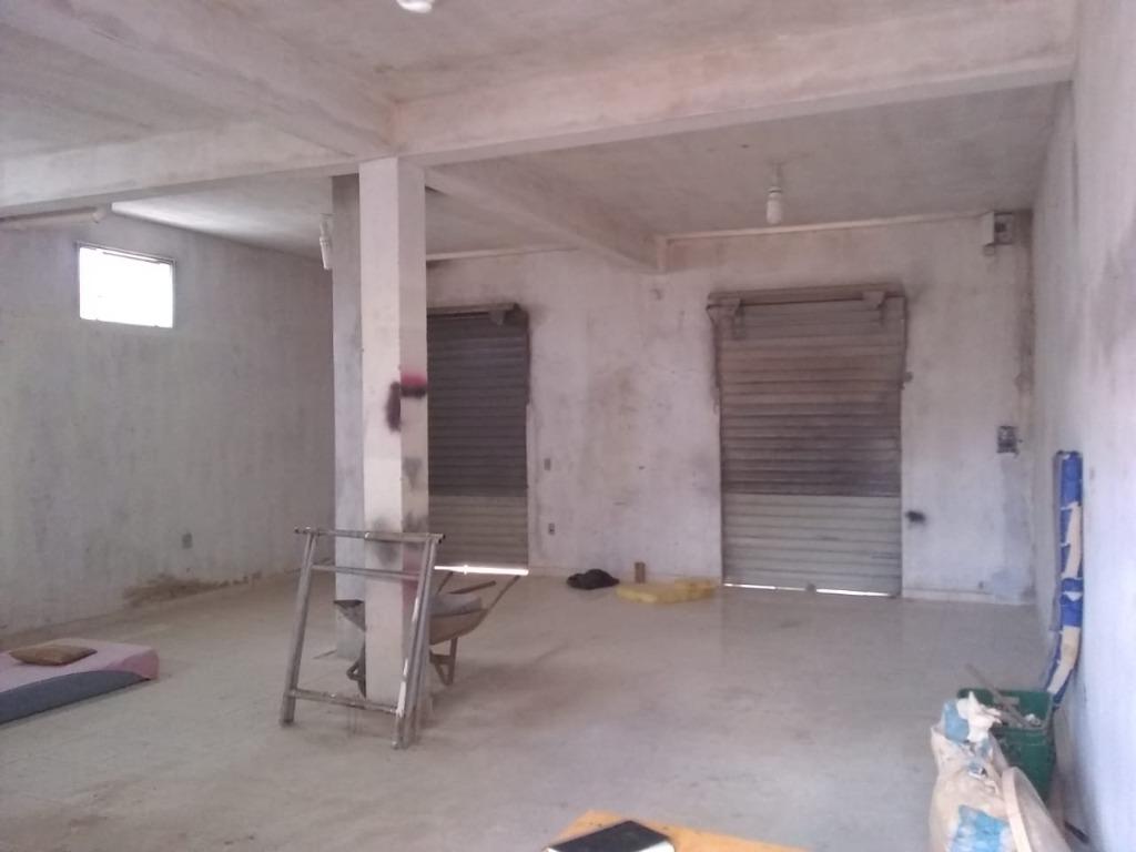 Casa à venda com 2 quartos, 200m² - Foto 1