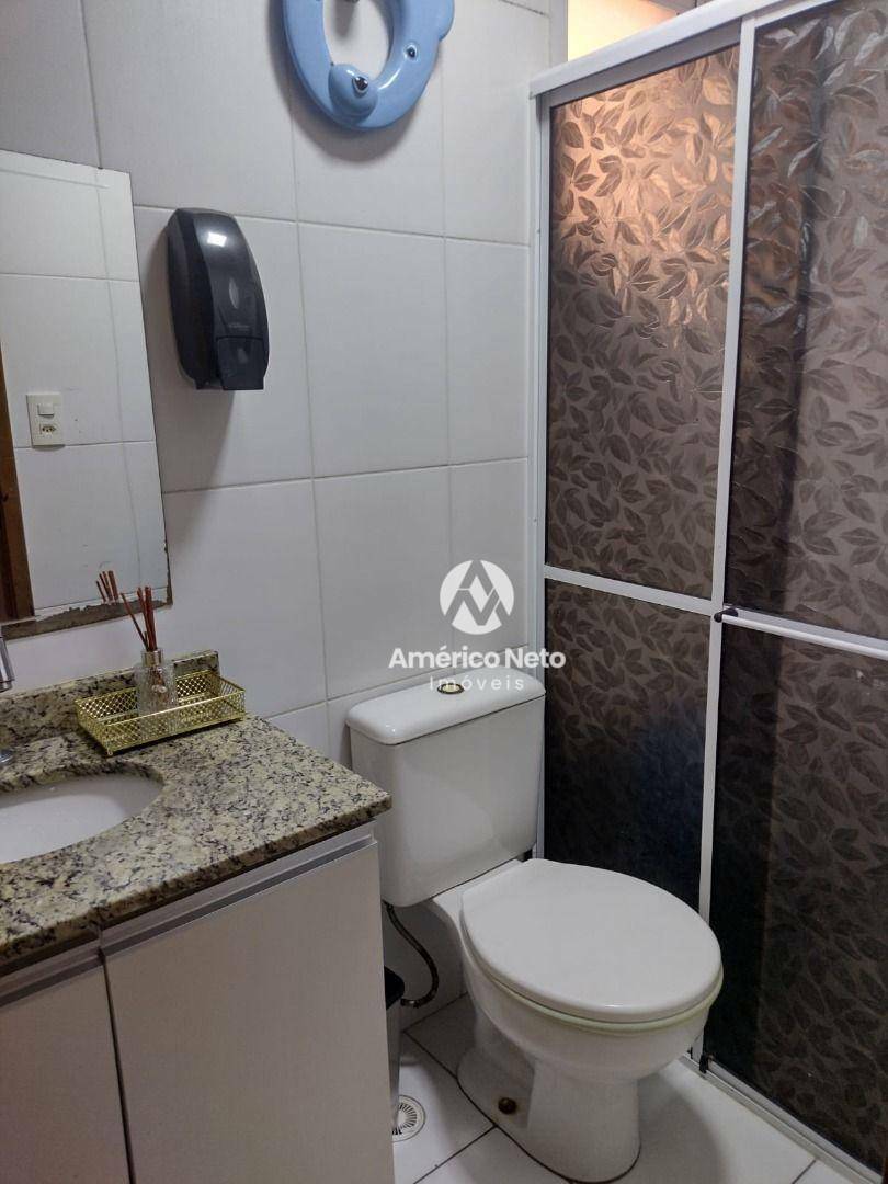 Apartamento à venda com 3 quartos, 67m² - Foto 2