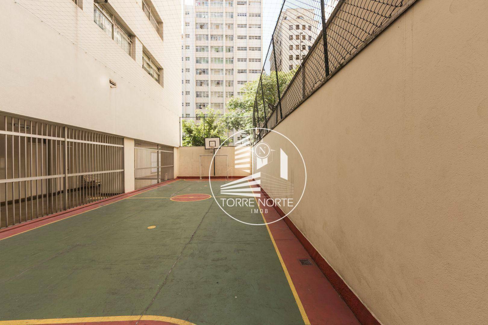 Apartamento à venda com 4 quartos, 240m² - Foto 17