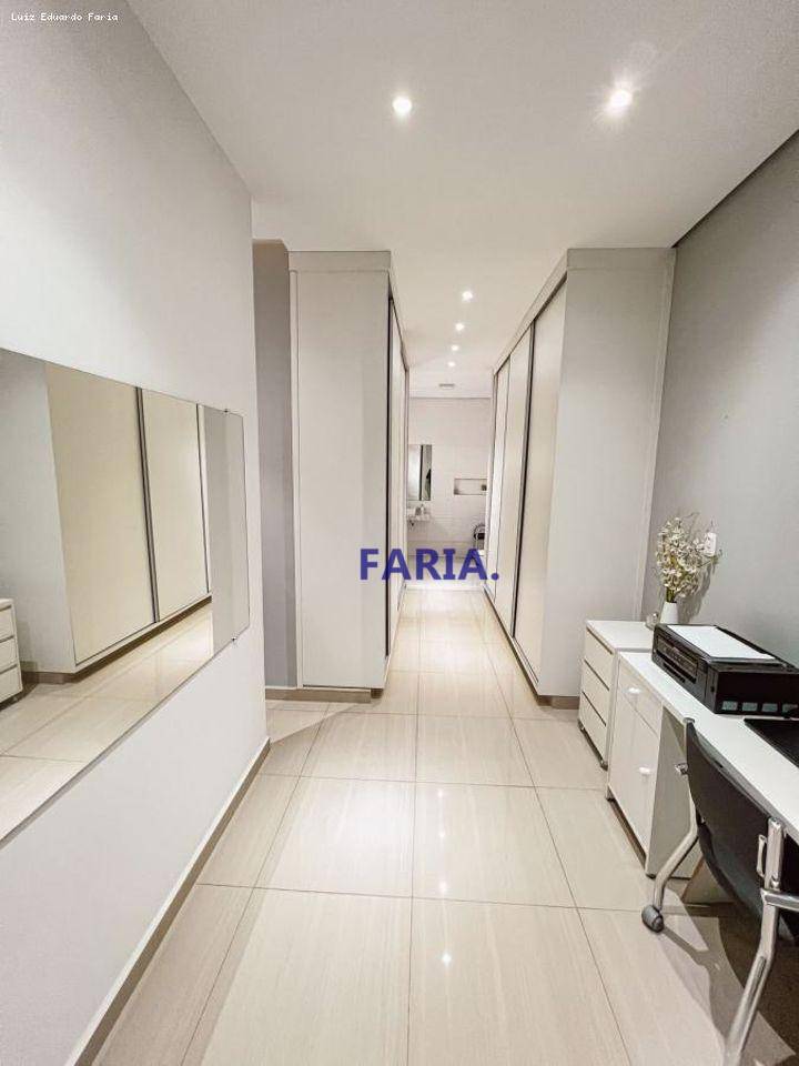 Casa à venda com 3 quartos, 260m² - Foto 8