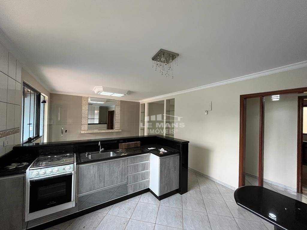 Casa à venda com 2 quartos, 136m² - Foto 1
