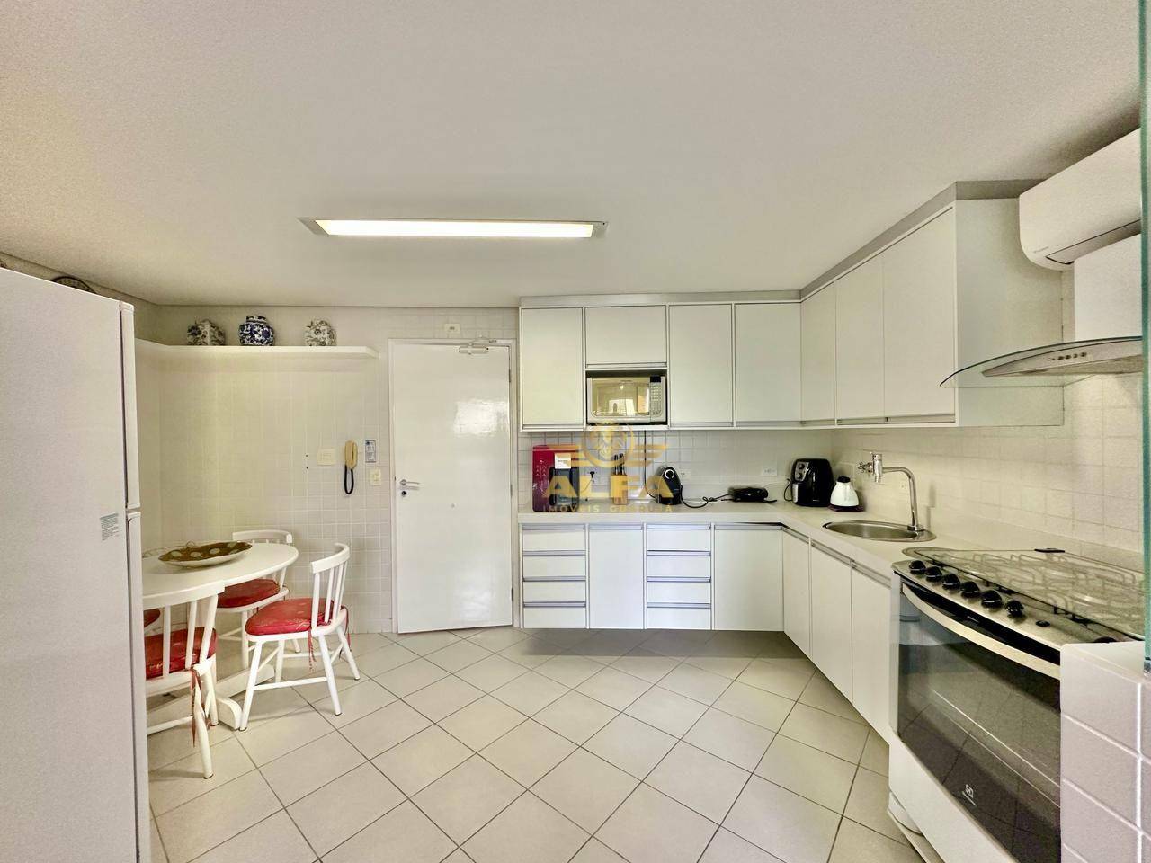 Apartamento à venda com 3 quartos, 184m² - Foto 18