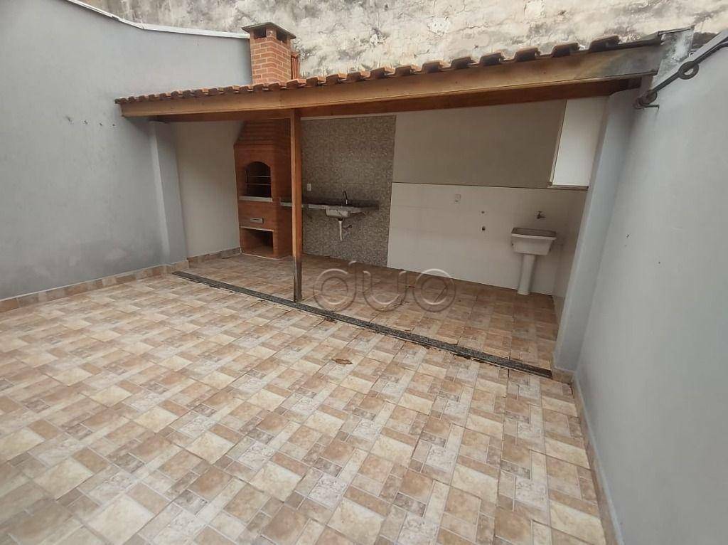 Casa à venda com 2 quartos, 110m² - Foto 1
