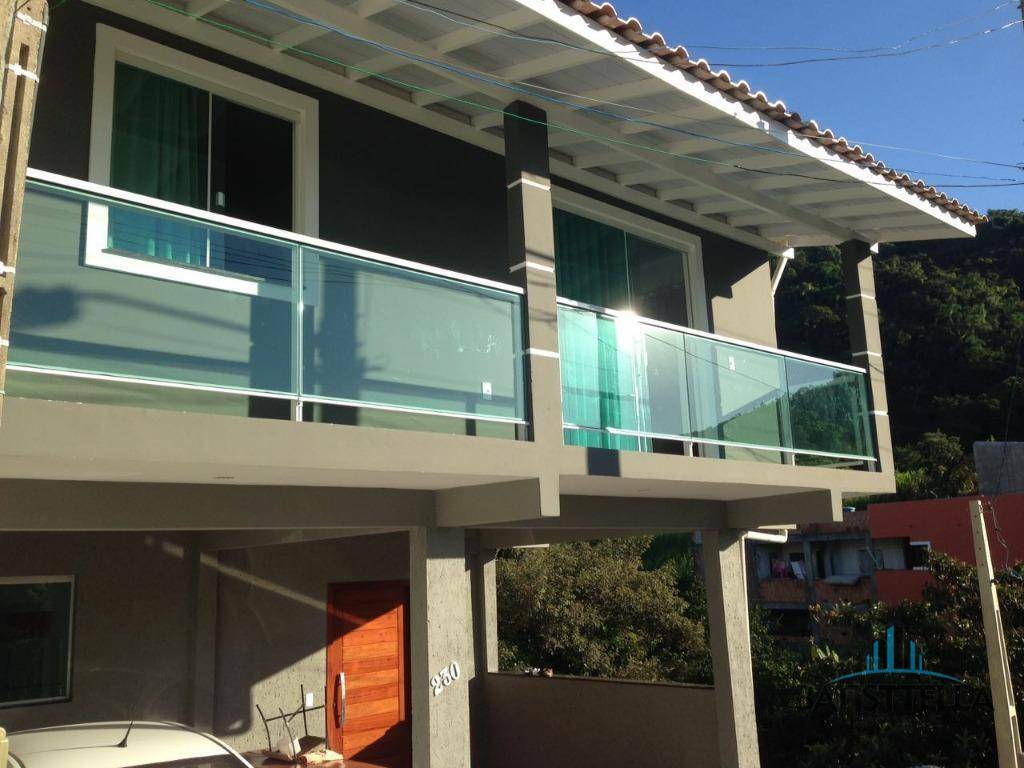 Casa à venda com 3 quartos, 95m² - Foto 1