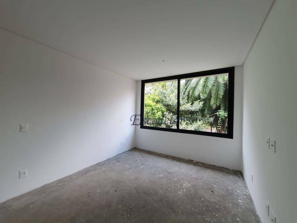 Casa à venda com 3 quartos, 318m² - Foto 17