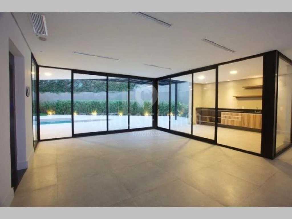 Casa à venda com 5 quartos, 900m² - Foto 1