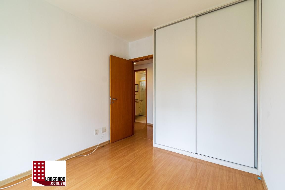 Apartamento à venda com 3 quartos, 112m² - Foto 2