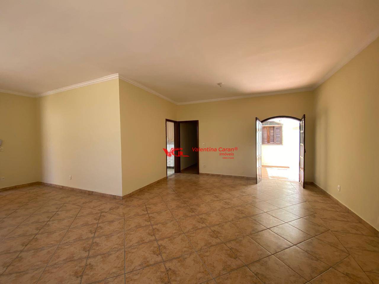 Casa para alugar com 4 quartos, 200m² - Foto 3