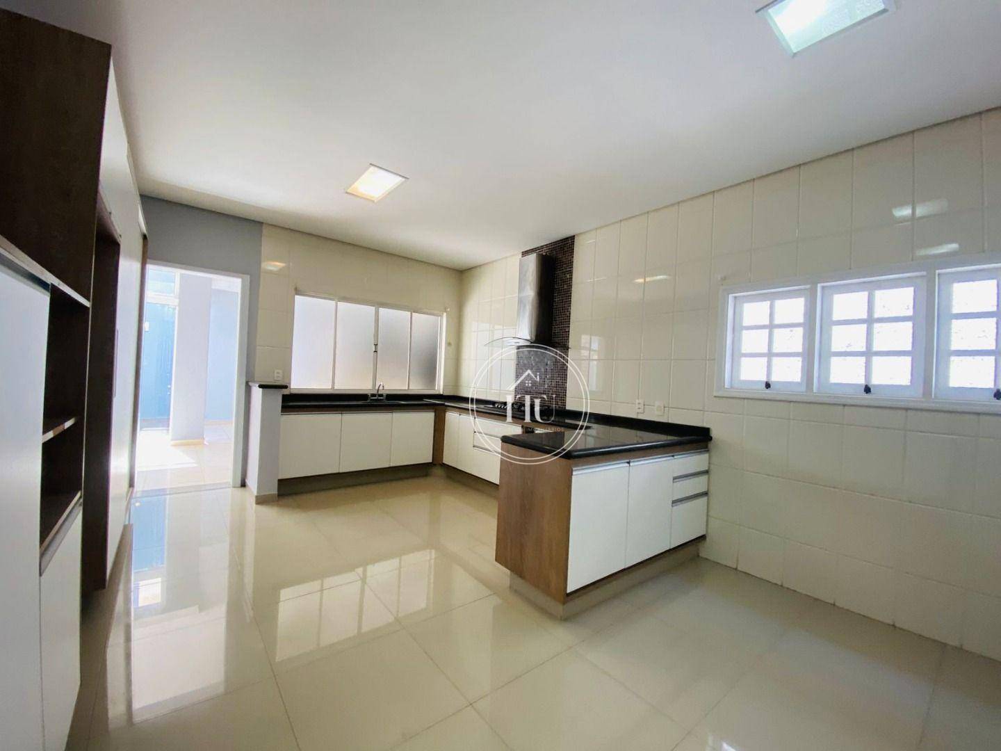 Casa de Condomínio à venda com 3 quartos, 450m² - Foto 17