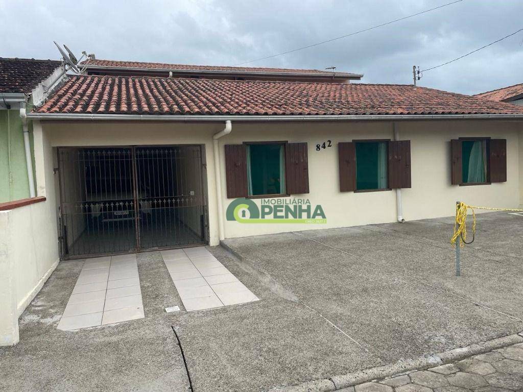 Casa à venda com 5 quartos, 180m² - Foto 2