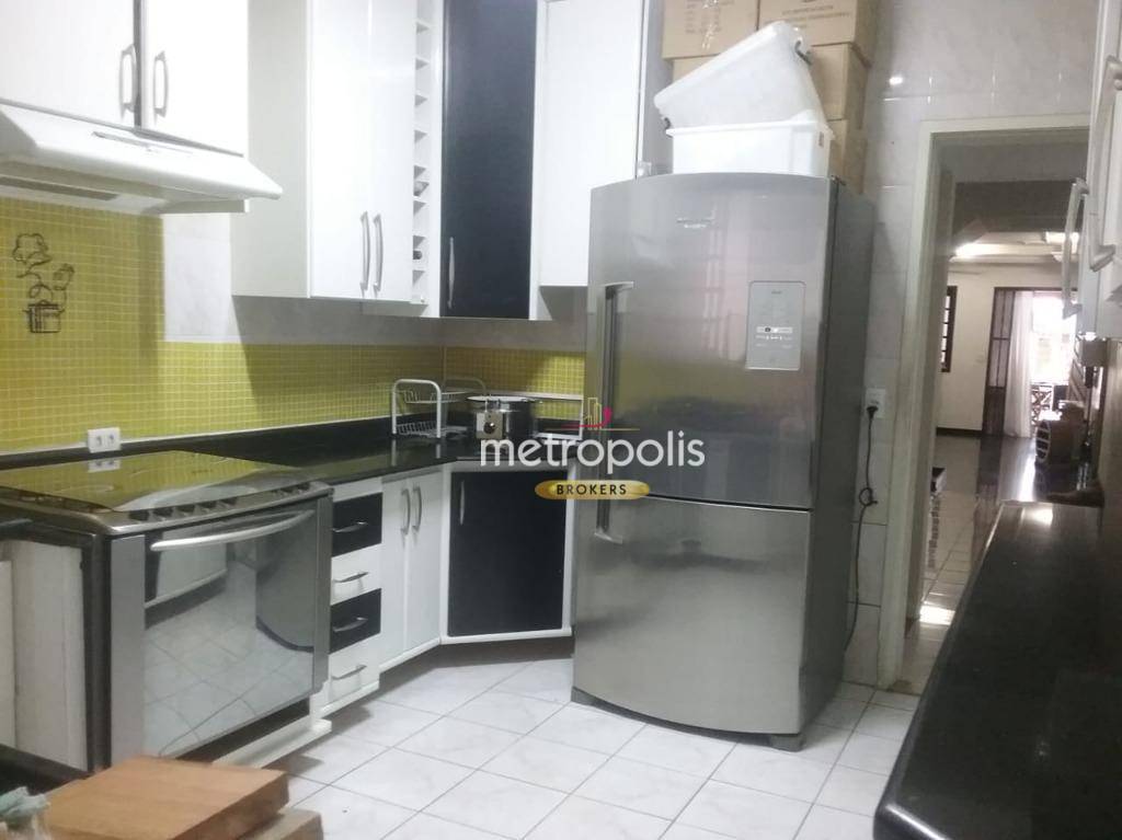 Sobrado à venda com 6 quartos, 500m² - Foto 1