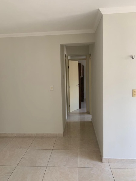 Apartamento à venda com 3 quartos, 71m² - Foto 2