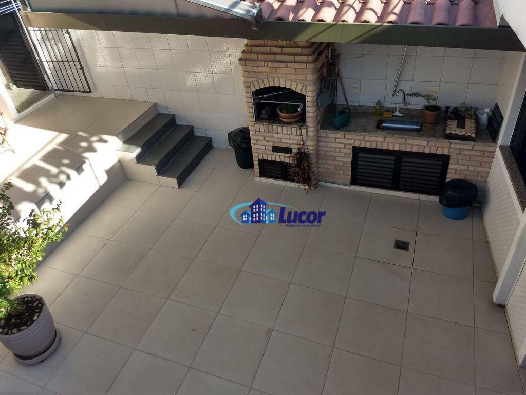 Sobrado à venda com 3 quartos, 250m² - Foto 11