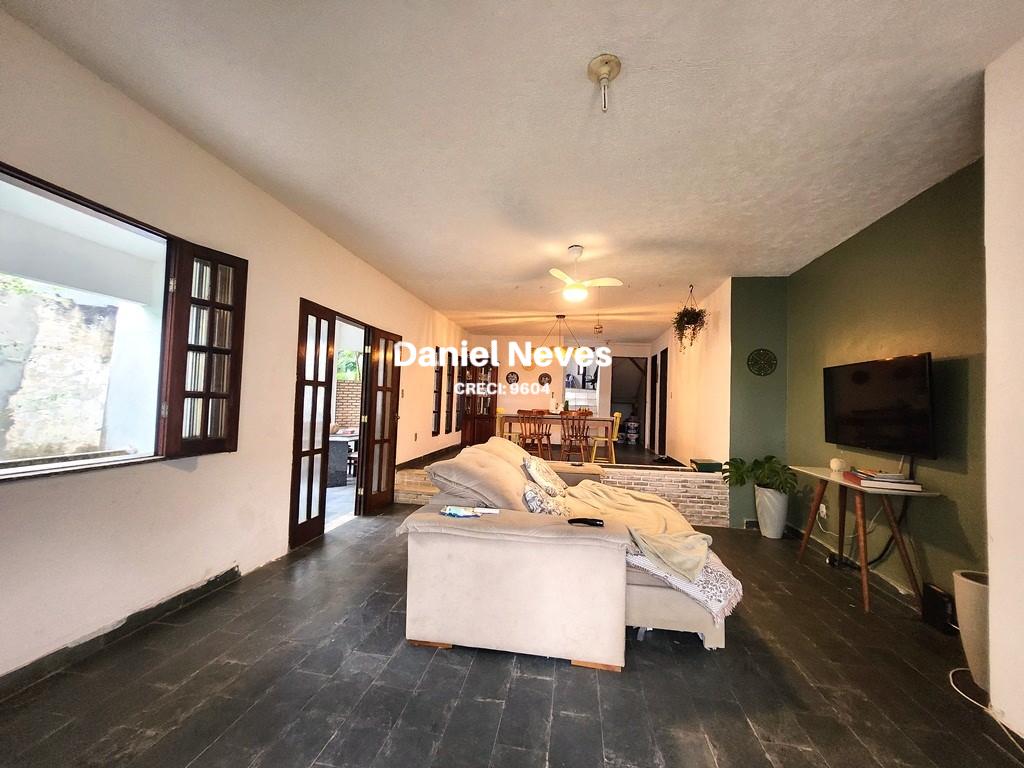 Casa à venda com 4 quartos, 207m² - Foto 35