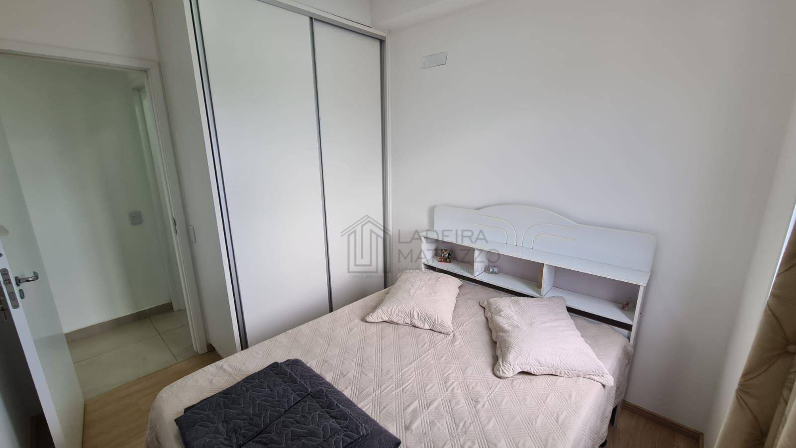 Apartamento à venda com 3 quartos, 77m² - Foto 12