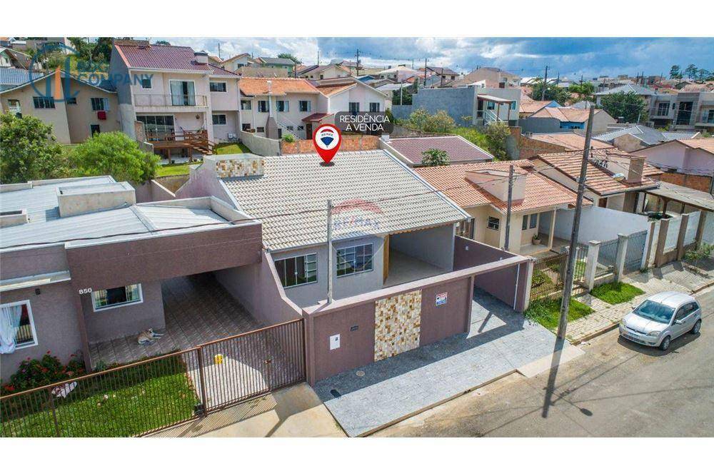 Casa à venda com 3 quartos, 130m² - Foto 1