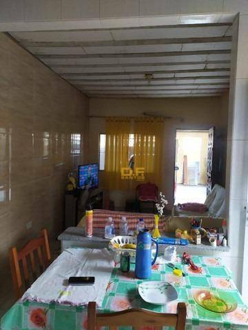 Casa à venda com 1 quarto, 67m² - Foto 2