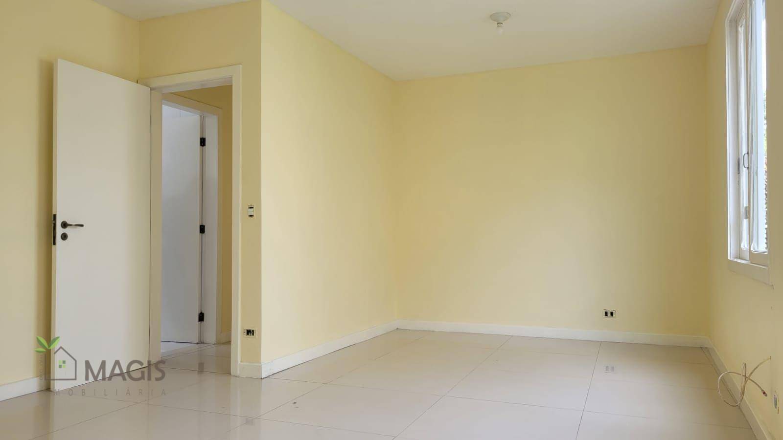 Casa para alugar com 5 quartos, 290m² - Foto 9