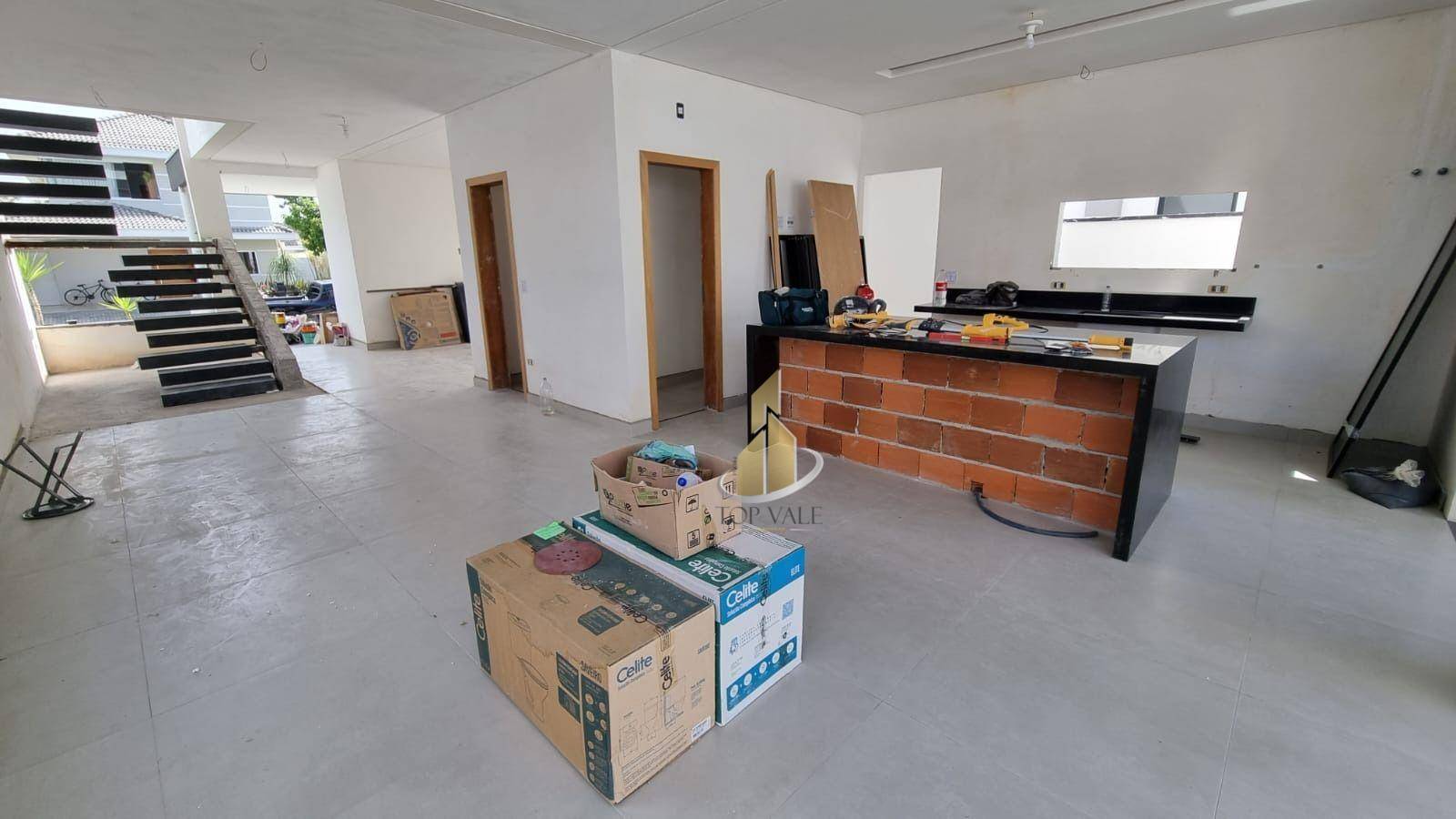 Sobrado à venda com 4 quartos, 295m² - Foto 2