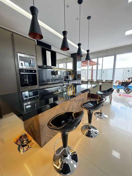 Casa de Condomínio à venda com 3 quartos, 204m² - Foto 1