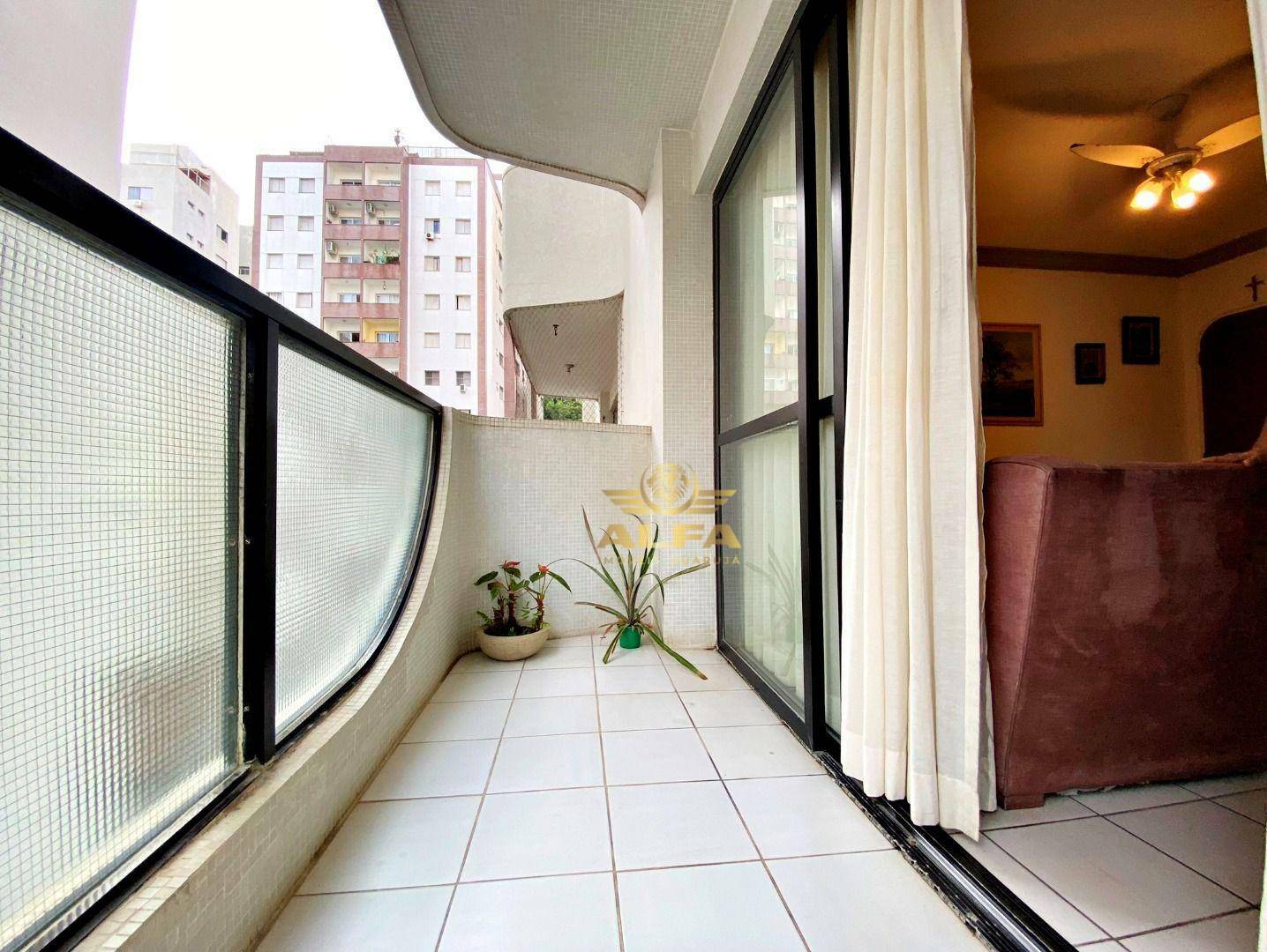 Apartamento à venda com 3 quartos, 150m² - Foto 4