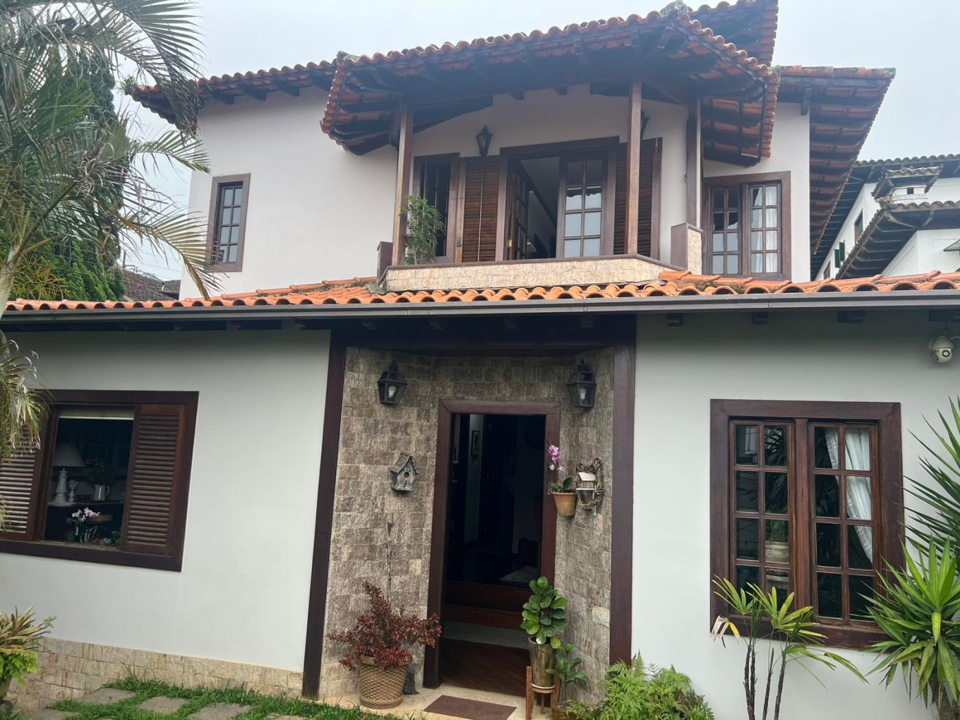 Casa à venda com 2 quartos, 240m² - Foto 1