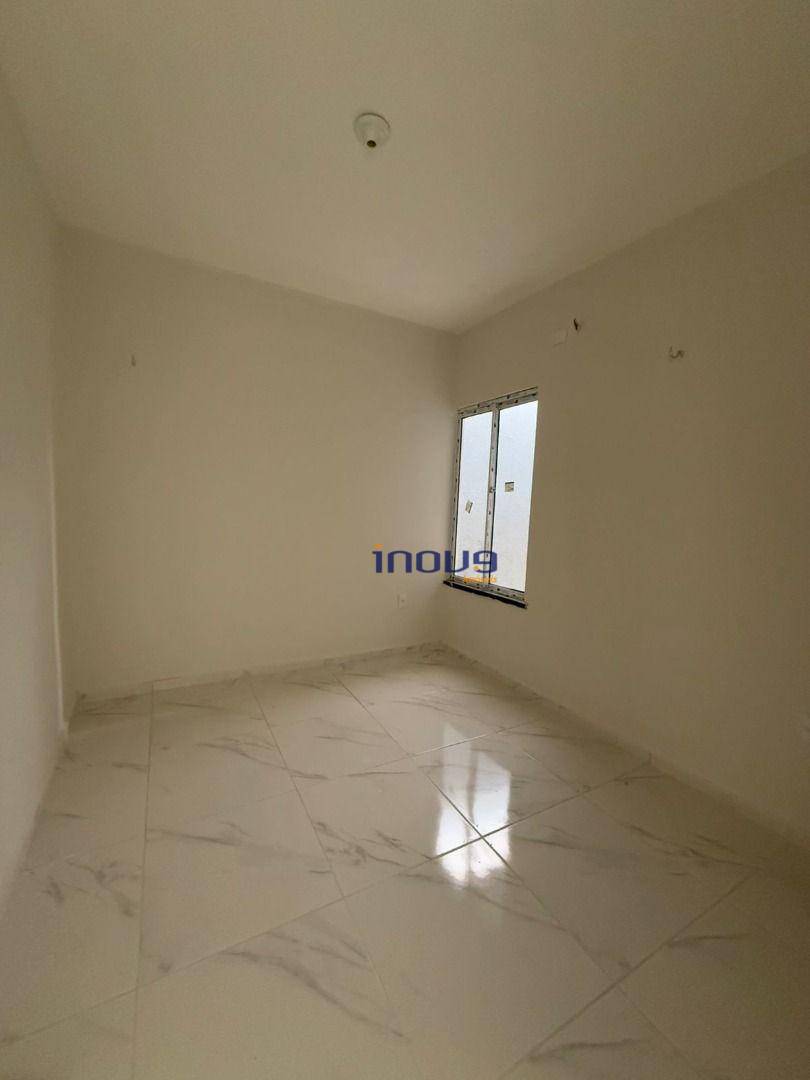 Casa à venda com 3 quartos, 82m² - Foto 4