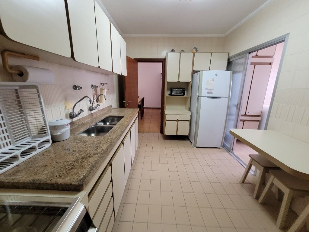 Apartamento à venda com 3 quartos, 140m² - Foto 15