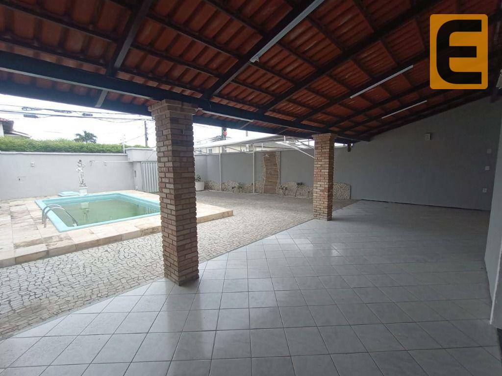 Casa para alugar com 3 quartos, 250m² - Foto 10