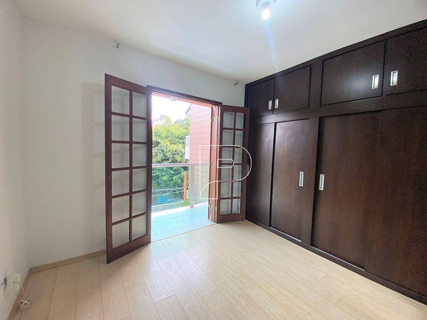 Casa à venda com 3 quartos, 201m² - Foto 11