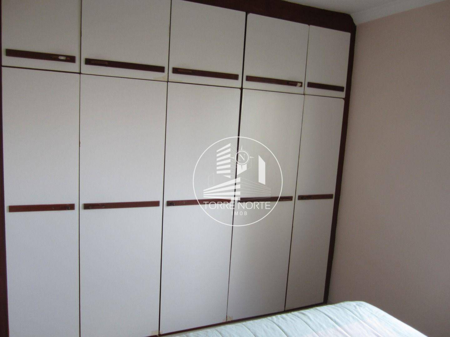 Apartamento à venda com 2 quartos, 70m² - Foto 12