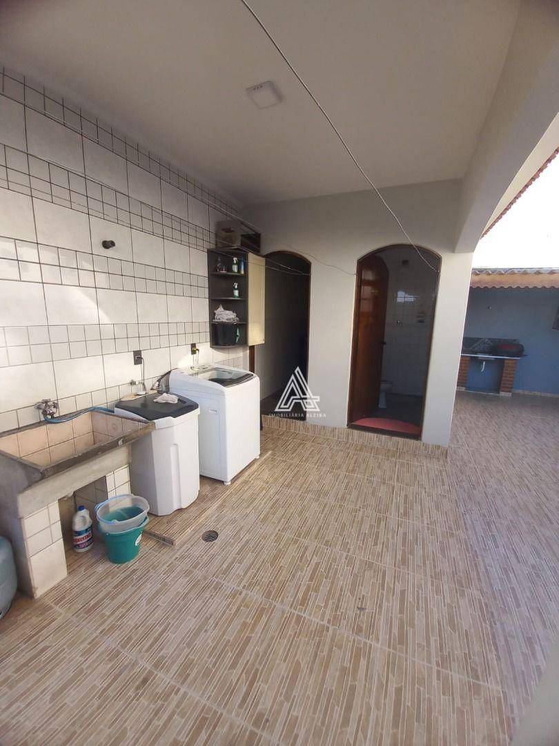 Casa à venda com 3 quartos, 326m² - Foto 9