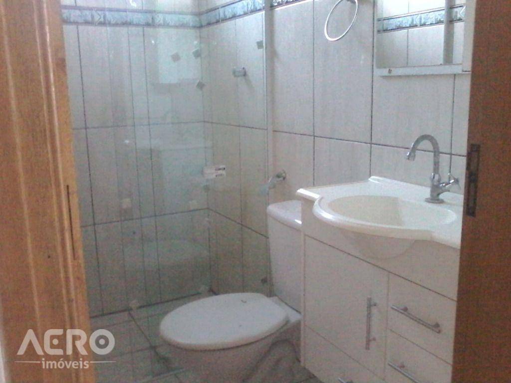 Casa à venda com 2 quartos, 90m² - Foto 12
