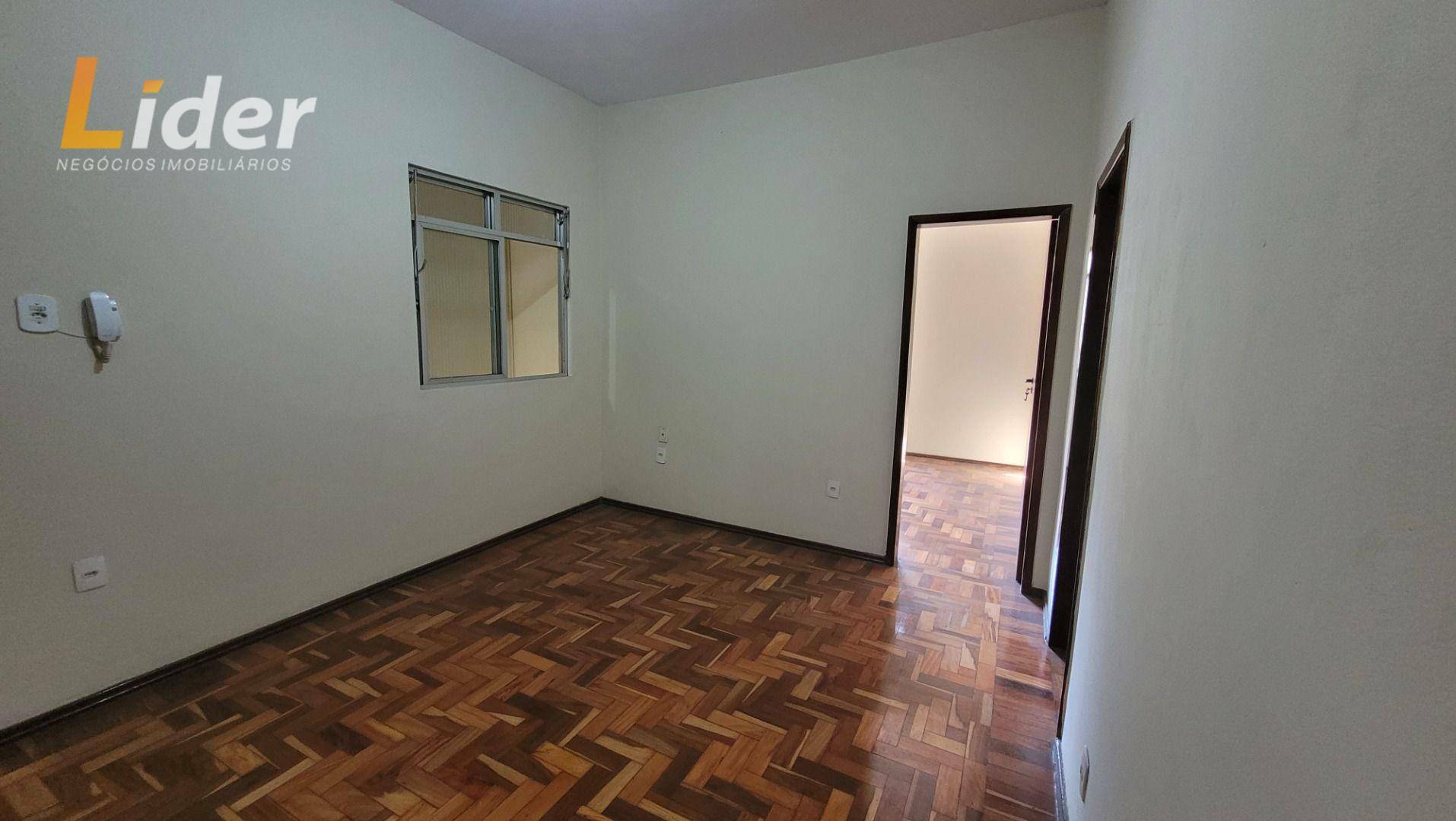 Casa à venda com 2 quartos, 105m² - Foto 3