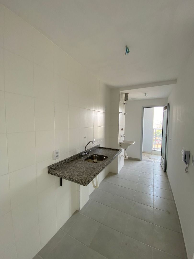 Apartamento à venda com 2 quartos, 63m² - Foto 3