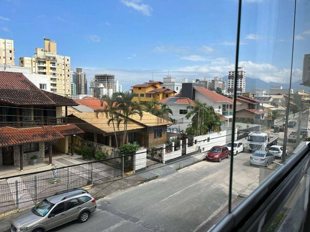 Apartamento à venda com 3 quartos, 150m² - Foto 22