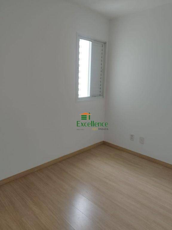 Apartamento para alugar com 3 quartos, 82m² - Foto 11