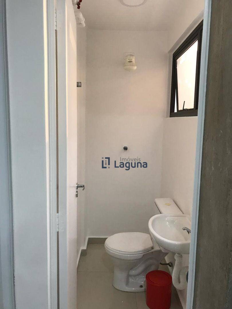 Apartamento para alugar com 3 quartos, 120m² - Foto 22