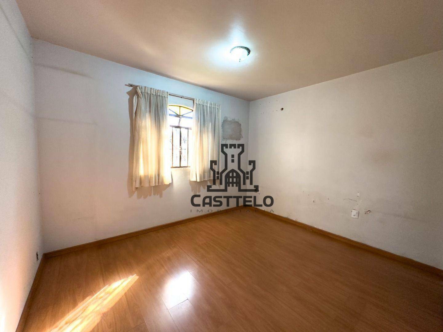 Casa à venda com 4 quartos, 220m² - Foto 12