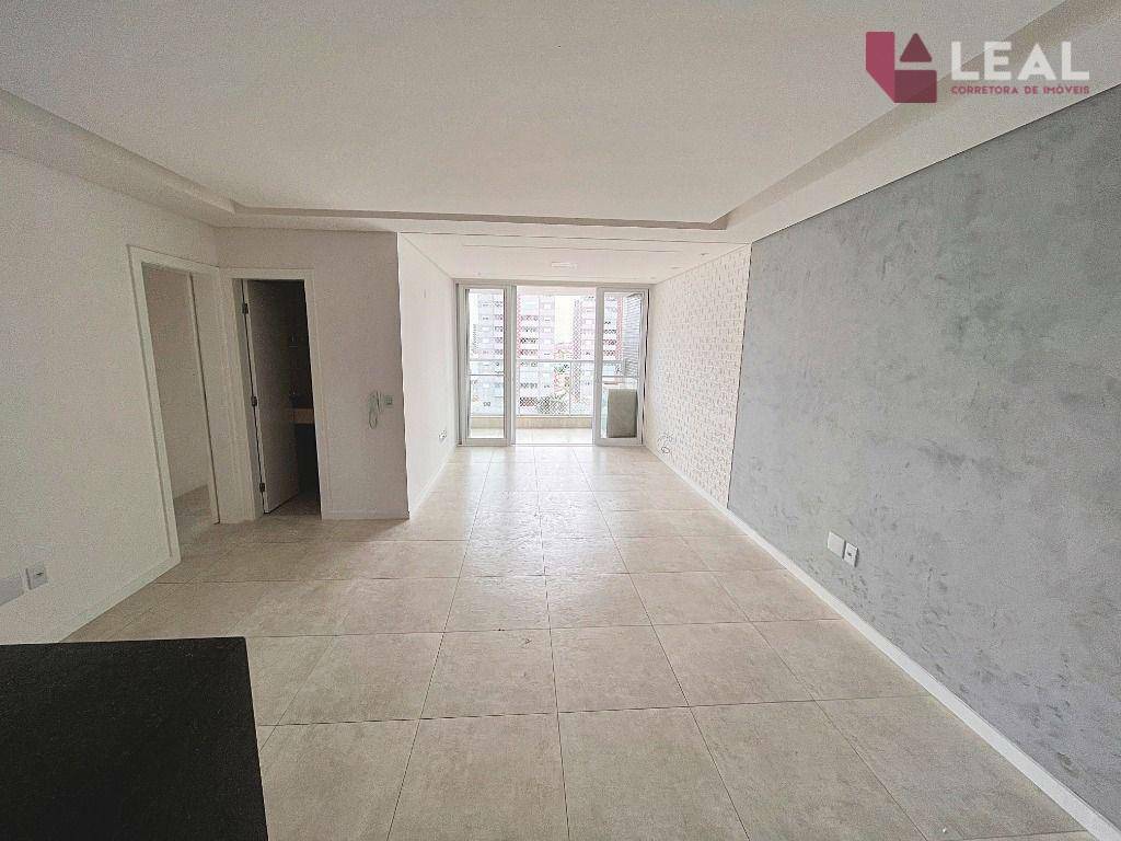 Apartamento à venda com 3 quartos, 105m² - Foto 2