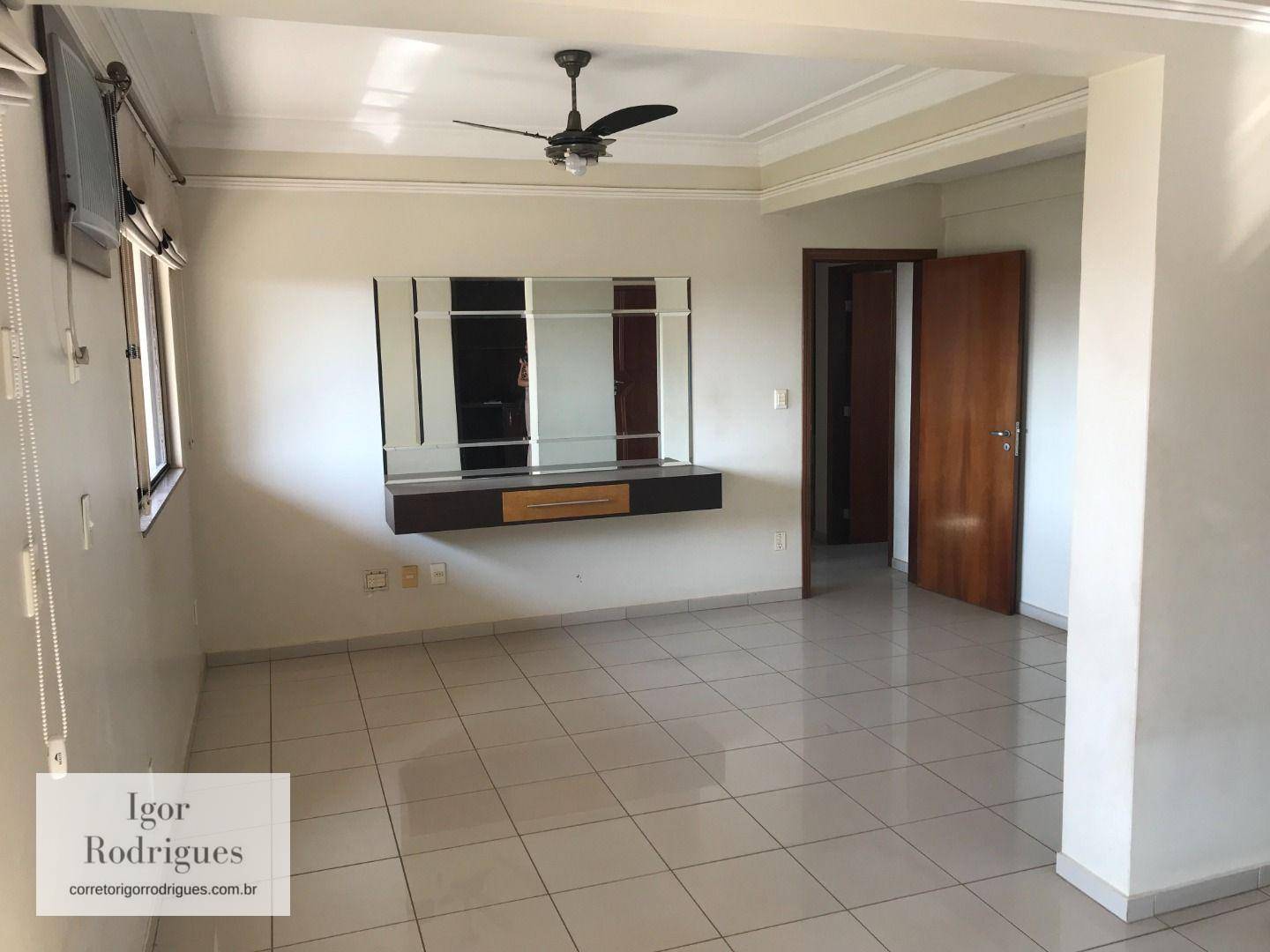 Apartamento à venda com 3 quartos, 135m² - Foto 2