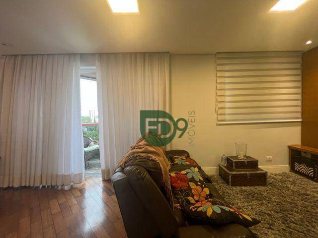 Apartamento à venda com 3 quartos, 160m² - Foto 11