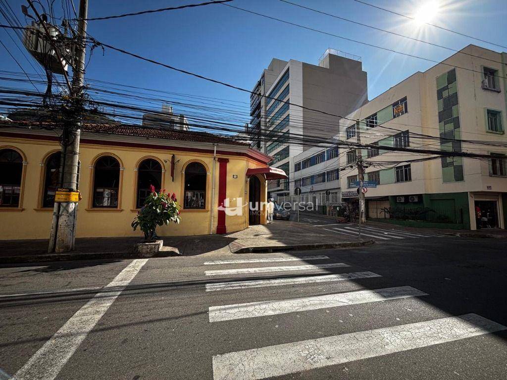 Casa, 5 quartos, 290 m² - Foto 4