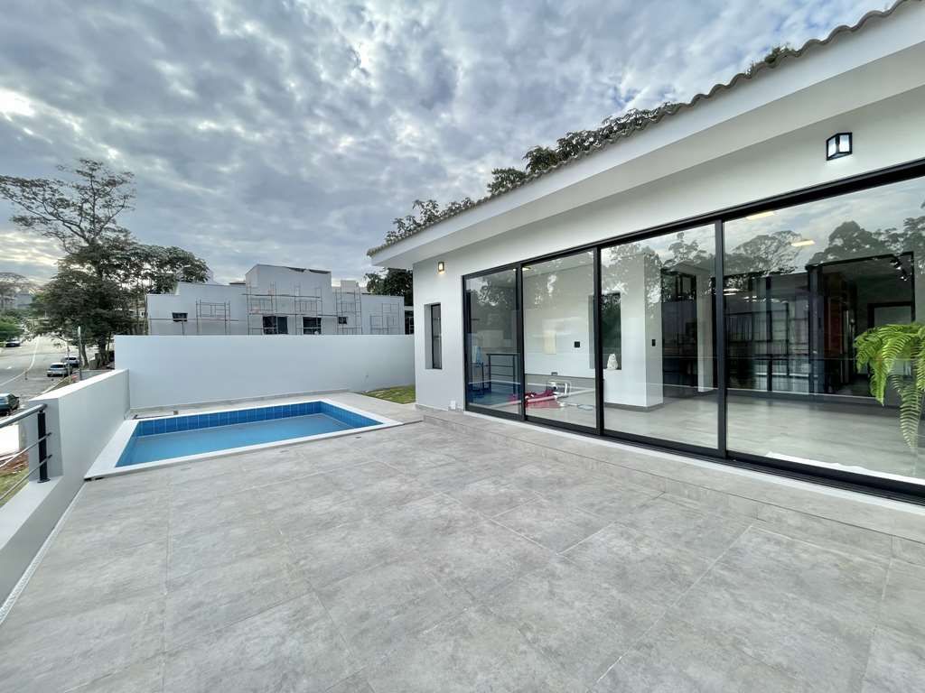 Casa de Condomínio à venda com 3 quartos, 321m² - Foto 46