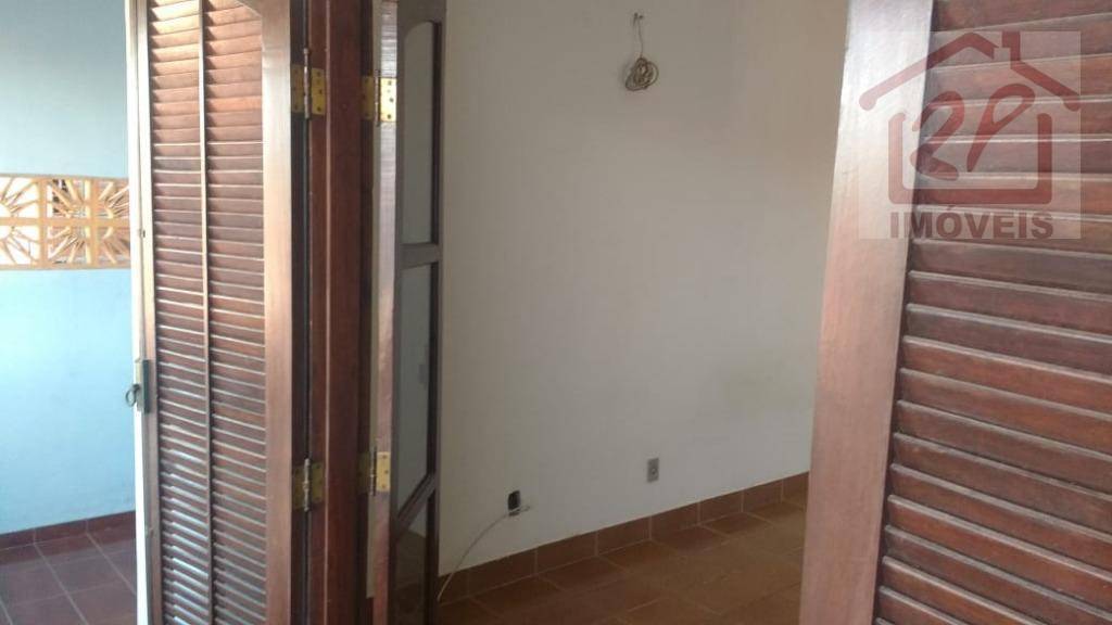 Casa à venda com 2 quartos, 140m² - Foto 5