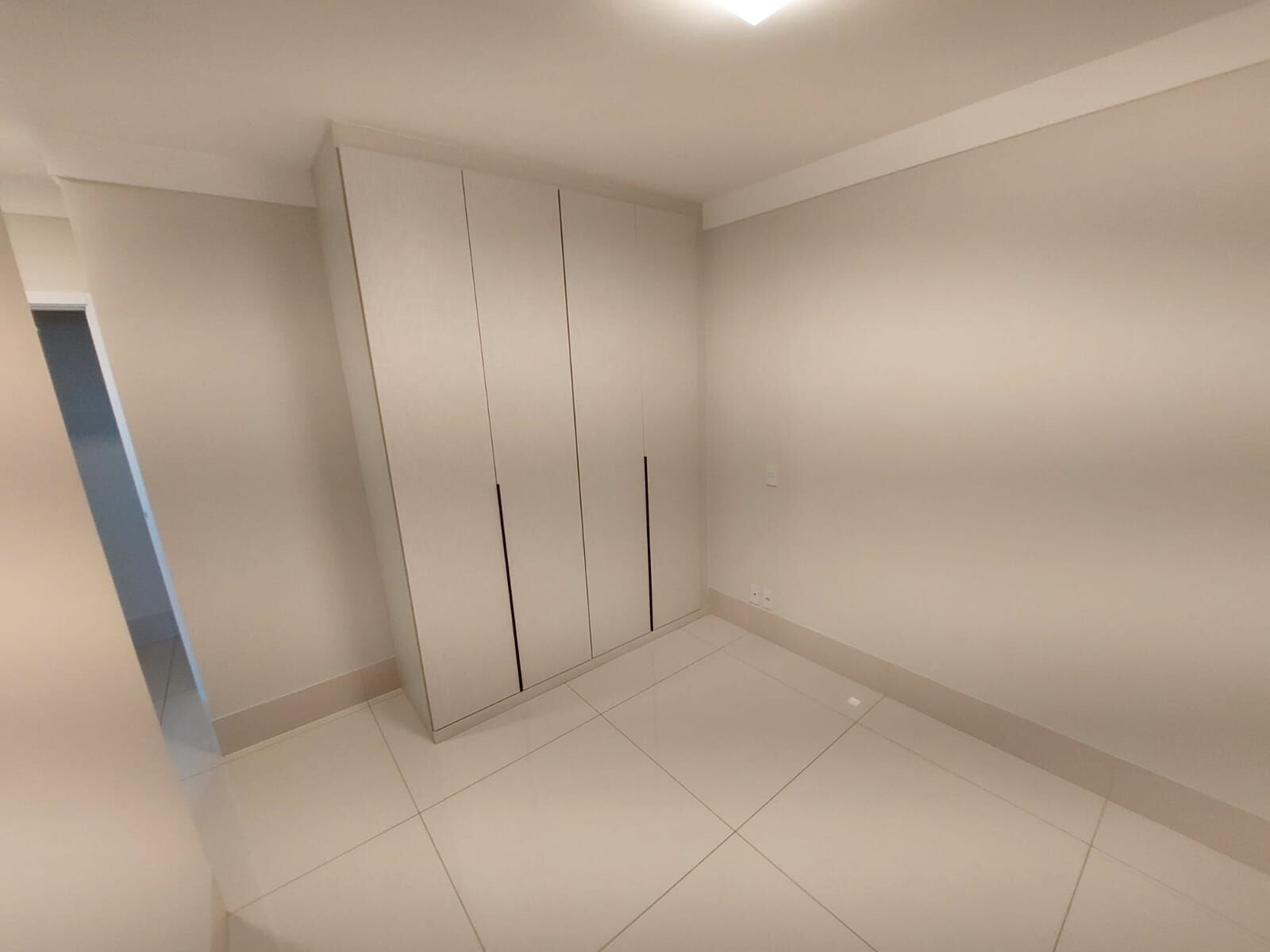 Apartamento para alugar com 3 quartos, 154m² - Foto 2