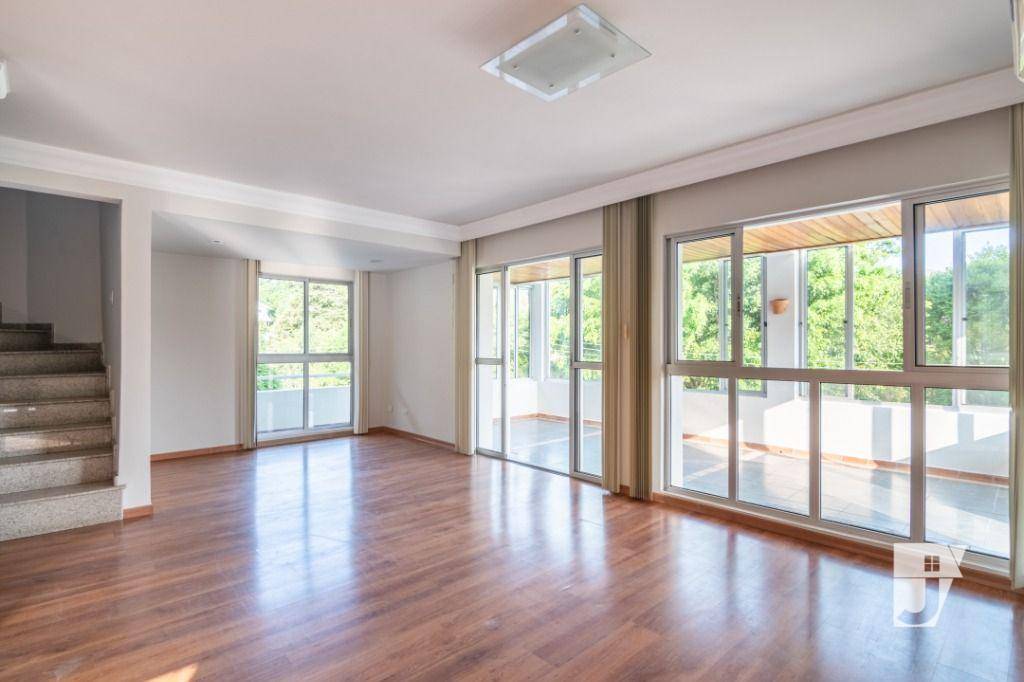 Casa para alugar com 4 quartos, 450m² - Foto 4