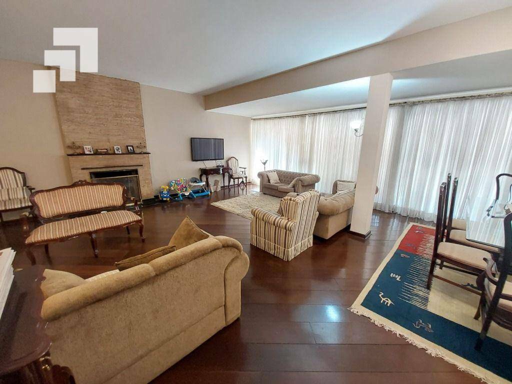 Casa à venda com 4 quartos, 360m² - Foto 1