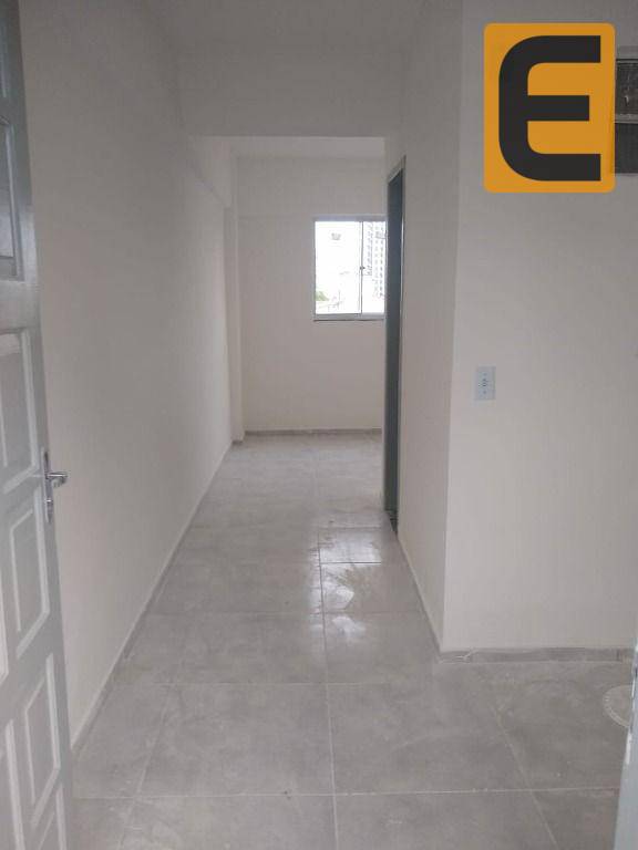 Apartamento para alugar com 2 quartos, 33m² - Foto 8