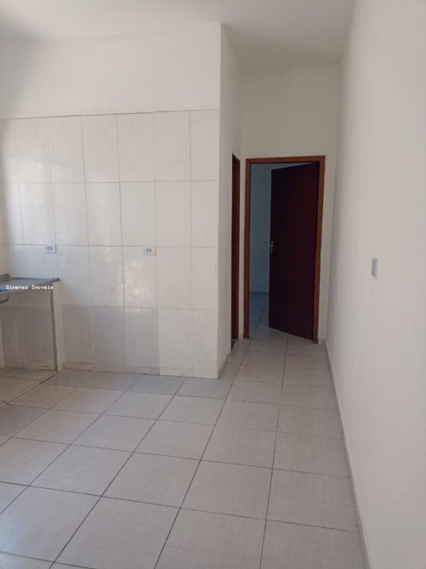 Casa para alugar com 3 quartos, 76m² - Foto 13